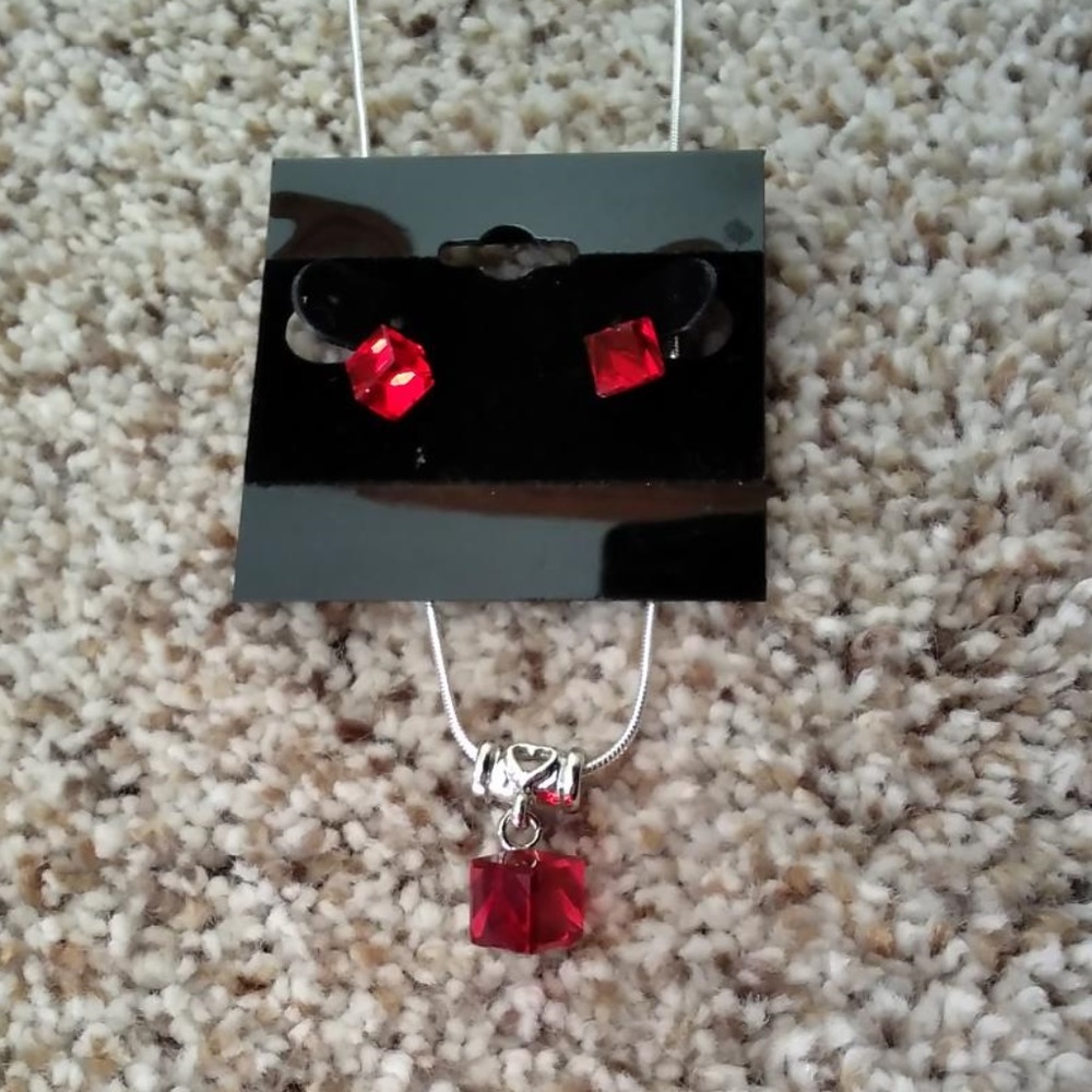 NEW-Red Austrailian Crystal earrings/drop pendant